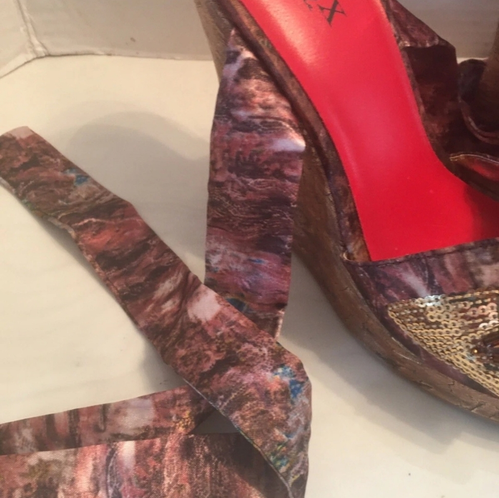 New Size 6 Wedge Heel With Sequins and Rhinestones By MINX - Picture 4 of 7